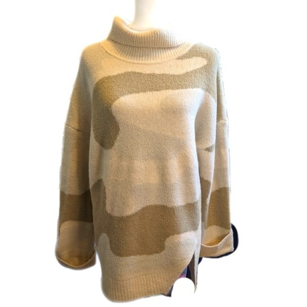 Express NWT turtleneck cream camouflage wool blend sweater, asymmetrical S